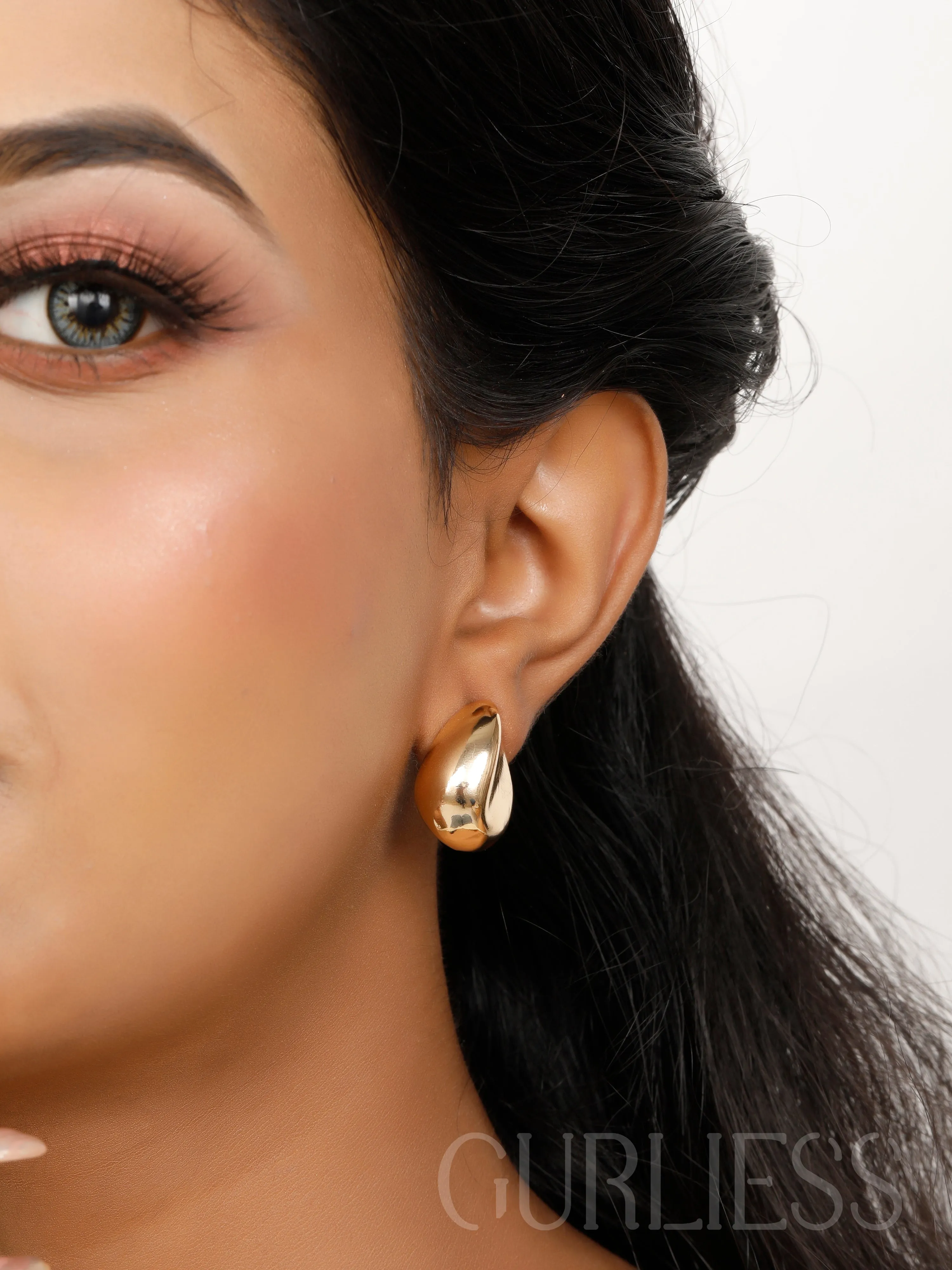 Delicate Darlo Earrings